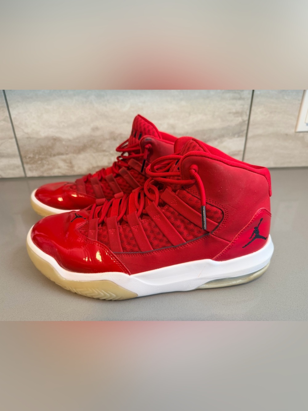 Air Jordan Max Aura Red